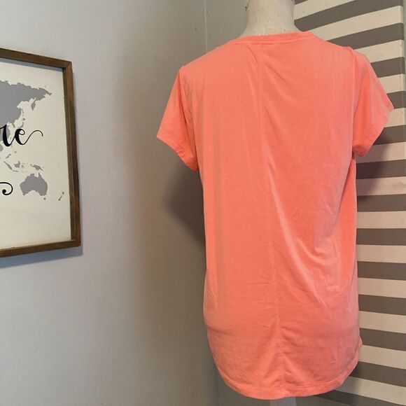 Athleta Coral Stratus II Lightweight Tee Short Sleeve T-Shirt Size Small - Picture 5 of 9